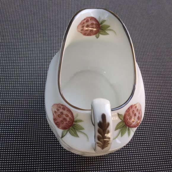 Adorable Vintage White Bone China Nantucket Strawberry/Butterfly Handled Porcela - Picture 11 of 13